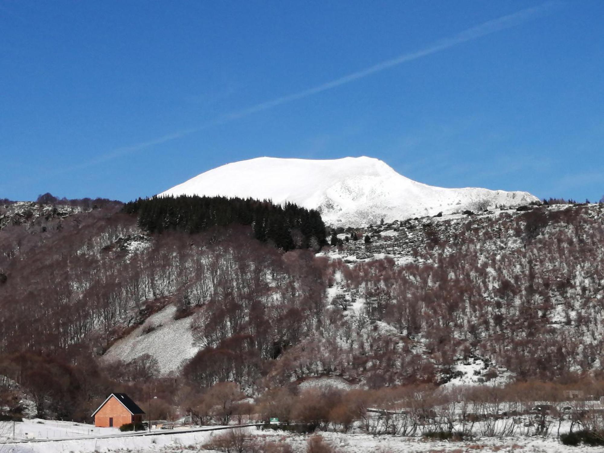 L'Auvergnate Chambon-sur-Lac Eksteriør billede